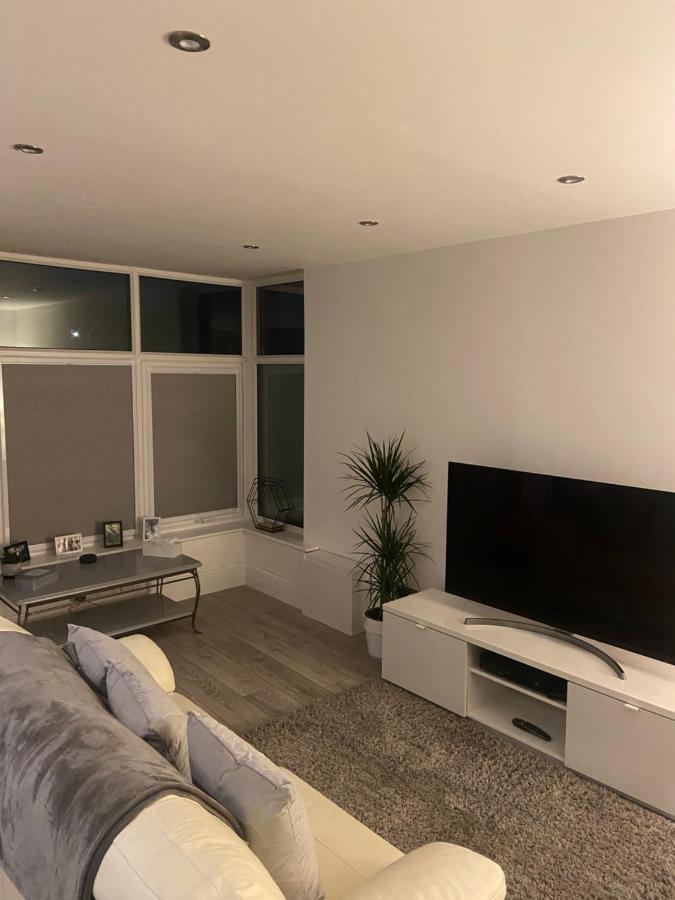 Spacious One Bedroom Ground Floor Apartment Harrogate Kültér fotó