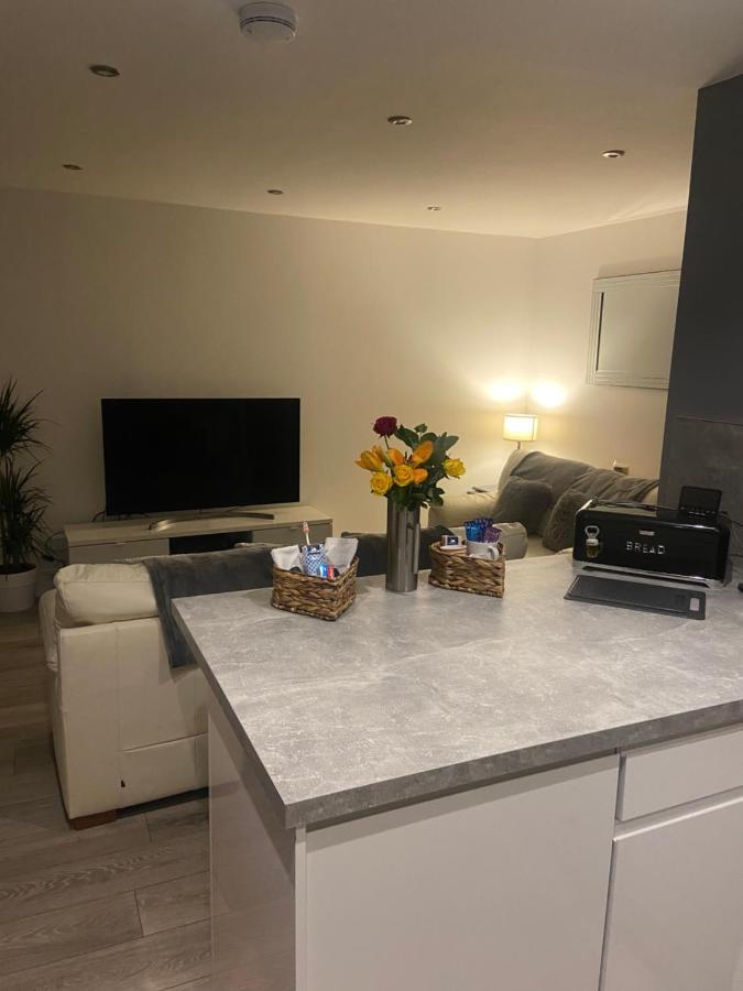 Spacious One Bedroom Ground Floor Apartment Harrogate Kültér fotó